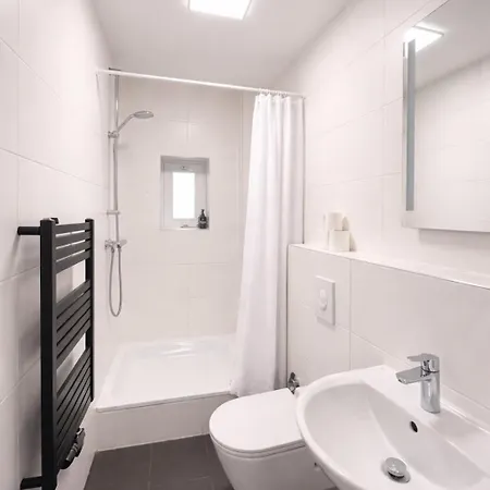 Moderne Und Grosse Direkt Am Rhein * Kolín nad Rýnem