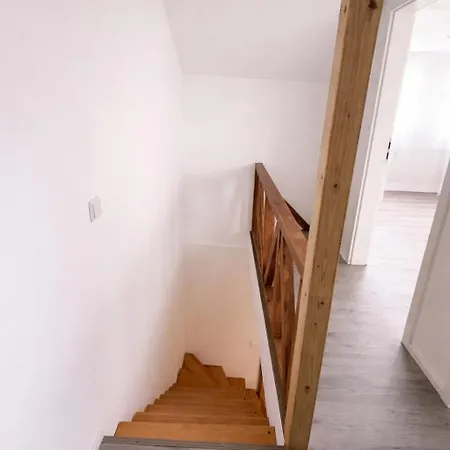 Moderne Und Grosse Direkt Am Rhein Cologne