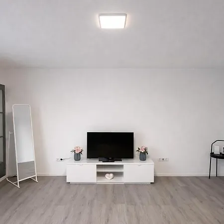 Moderne Und Grosse Direkt Am Rhein * Colónia