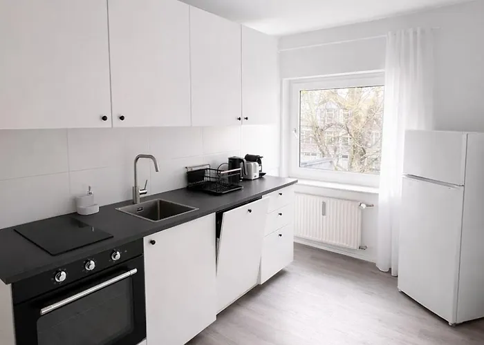Moderne Und Grosse Direkt Am Rhein Appartement Cologne